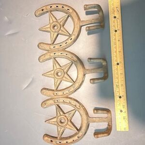 Cast iron Horseshoe coat hanger